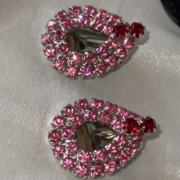 Vintage Retro Chic Brilliant Pink & Red Rhinestone Rainbow Brooch & Earring Set - Picture 11 of 14